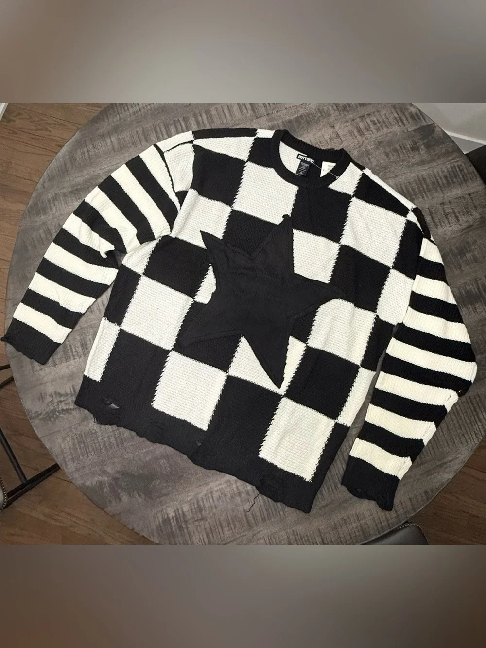 Hot Topic Black and White Checkerboard Star Crewneck Sweater - Picture 1 of 6
